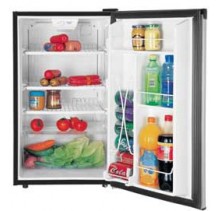 GE GAR04BATBBC Black Compact Refrigerator, 21 1/8in, 4.0cu.ft, with 1 clear, full width crisper, Pop Rack and Colour-matched door handle - Recessed   Black