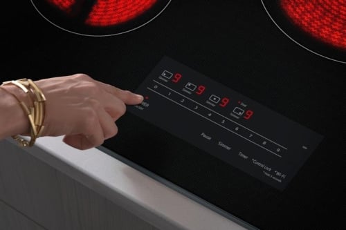 Sleek, Intuitive SmoothTouch&reg; Controls - CBEW3013BE