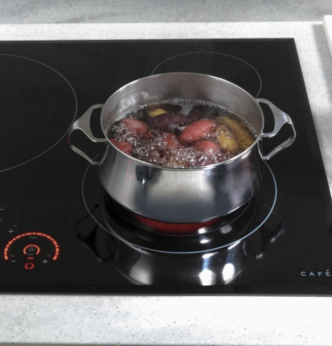 Le complément idéal pour les casseroles et poêles de toutes tailles - CEP90302NSS