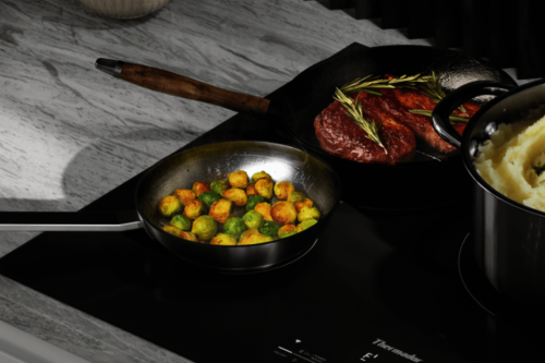 Ideal for cooking with oil, PanBoost&reg; provides 30 seconds of maximum power - CIT304BB