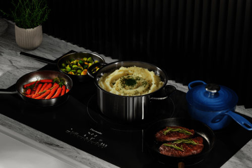 13" Heating Zone accommodates large cookware - CIT365BB