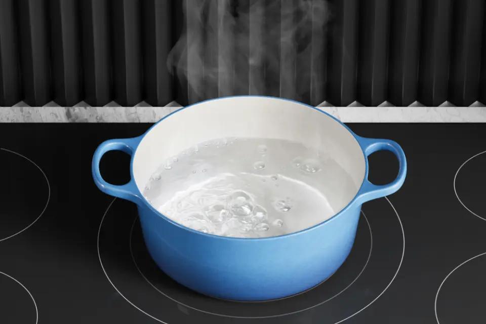 PowerBoost® chauffe les casseroles ou fait bouillir l&#39;eau plus rapidement