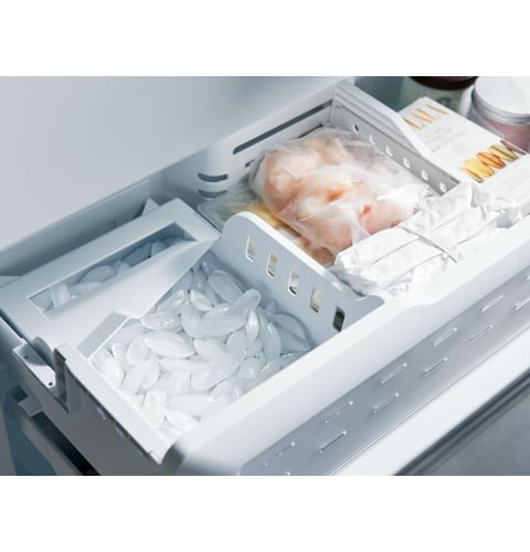 Factory-installed icemaker - CWE23SP2MS1