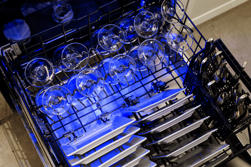 Wash 18 Wine Glasses with the Folding Glass Care Rack - DWHD770CFM Wash 18 Wine Glasses with the Folding Glass Care Rack - DWHD770CFM