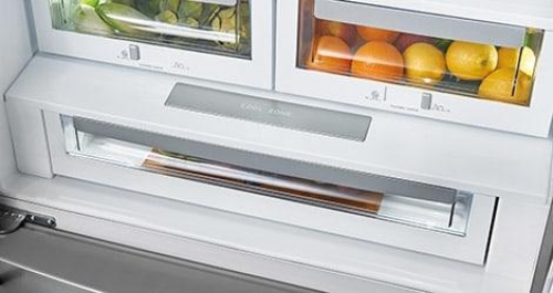 Cool Zone™ keeps items ready to serve - EI23BC32SS Cool Zone™ keeps items ready to serve - EI23BC32SS