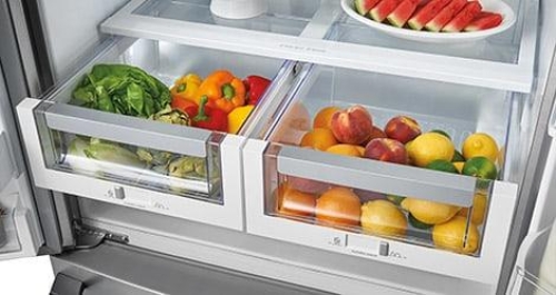 Crisper Drawers keep fruits and veggies at their most delicious. - EI23BC32SS Crisper Drawers keep fruits and veggies at their most delicious. - EI23BC32SS