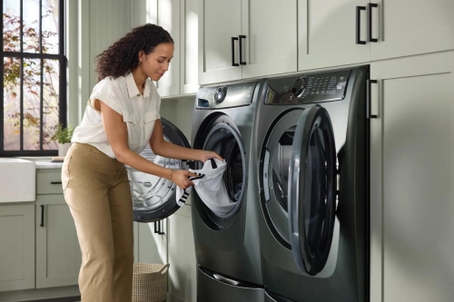 Balanced Dry&trade; keeps clothes cooler - ELFE773CMW