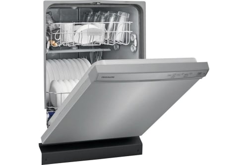 La porte qui reste en place permet un chargement plus facile - FFCD2418US