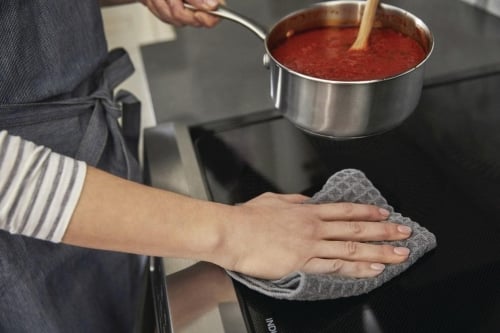 Keeping your cooktop clean has never been easier - CGIH3047VF