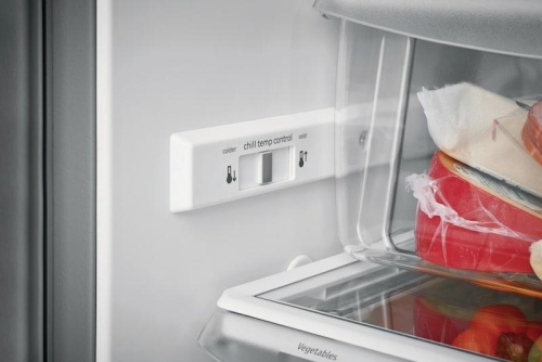 Store-More™ Humidity-Controlled Crisper Drawers