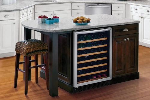 Options d'installation flexibles - FGWC5233TS