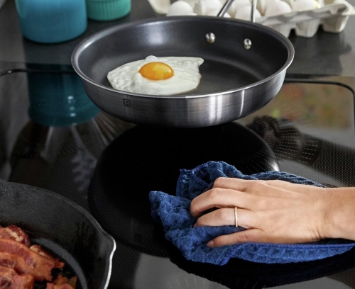 Keeping your cooktop clean has never been easier - GCRI305CAF