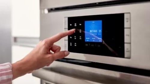 SteelTouch Buttons for a sleek look and easy operation - HBE5451UC
