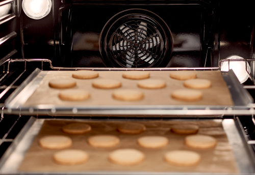 Convection Multi-Rack for even baking on all racks - HBL5455RUC