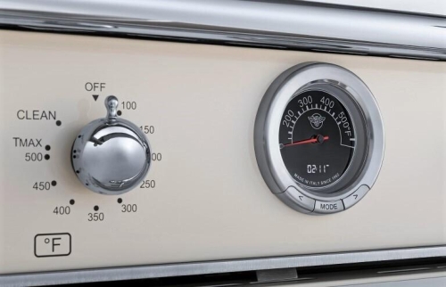 Four électrique avec option d&#39;autonettoyage