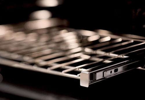 Support heavy dishes with a Telescopic Rack - HIS8655C