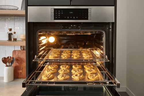 Grille multi-convection pour une cuisson uniforme sur toutes les grilles.