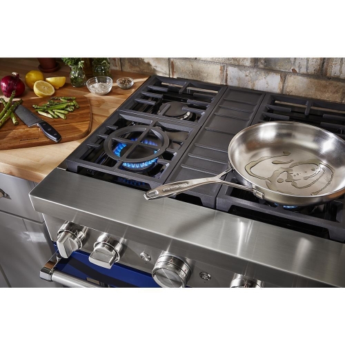 Two 20,000 BTU Ultra Power™ Dual-Flame Burners Two 20,000 BTU Ultra Power™ Dual-Flame Burners