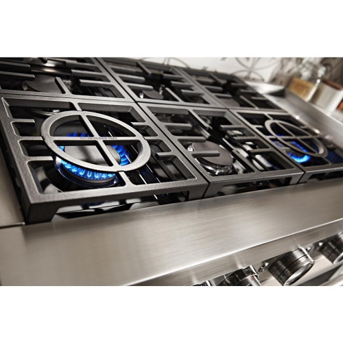 Two 20,000 BTU Ultra Power™ Dual-Flame Burners Two 20,000 BTU Ultra Power™ Dual-Flame Burners