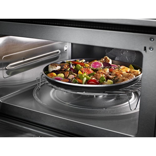 Crispwave™ Microwave Technology and Crisper Pan (upper oven)