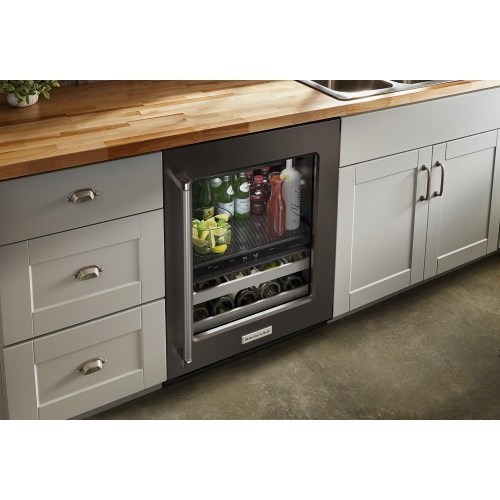 Fully Flush Installation with Hidden Hinges