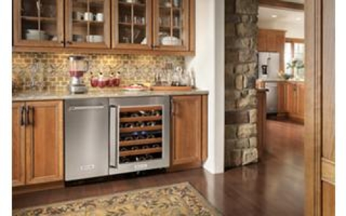 Fully Flush Installation with Articulating Hinge - KUIX335HWH Fully Flush Installation with Articulating Hinge - KUIX335HWH