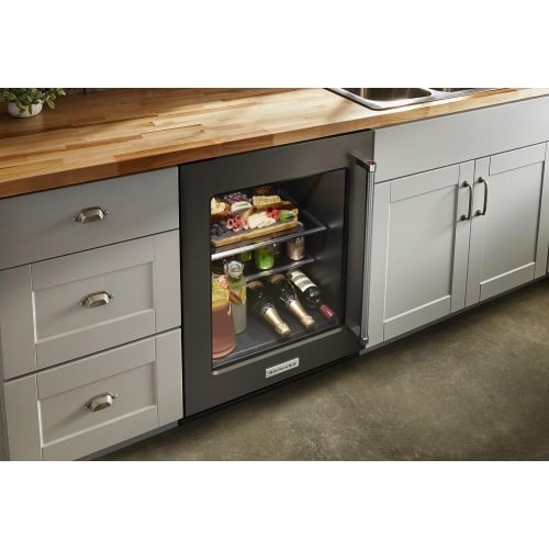 Fully Flush Installation with Hidden Hinges - KURL314KBS