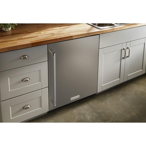 Fully Flush Installation with Hidden Hinges - KURR114KSB