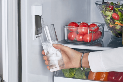 Fresh filtered water within arm's reach - LMWC23626S Fresh filtered water within arm's reach - LMWC23626S
