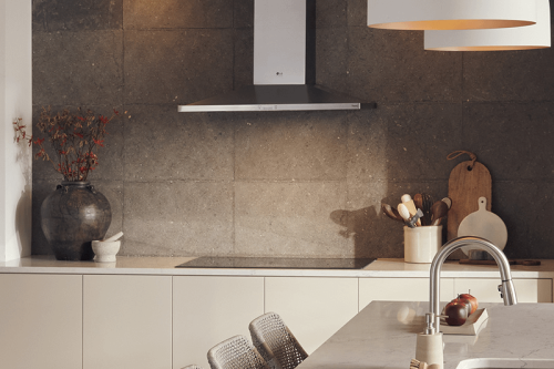 Profil bas. Grand design.