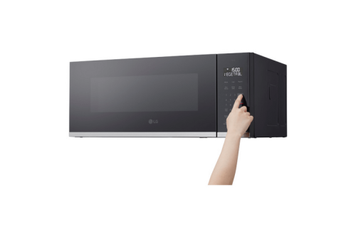 Sleek SmoothTouch&reg; Glass Controls - MVEF1323F