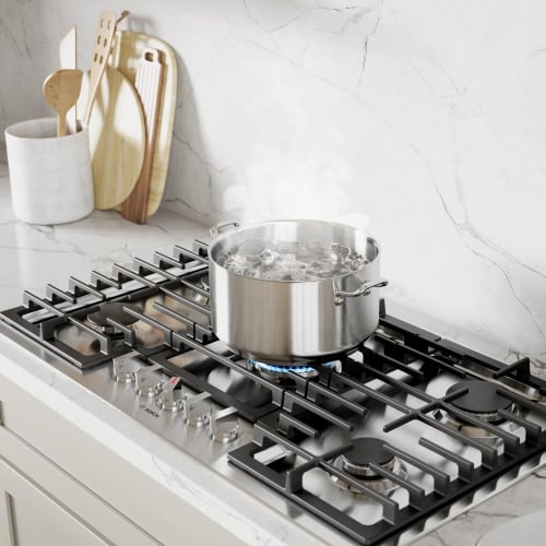 Installez plusieurs casseroles et cuisinez avec 5 brûleurs - NGM5659UC