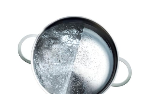 Faites bouillir de l'eau rapidement avec SpeedBoost&reg; - NIT8060SUC