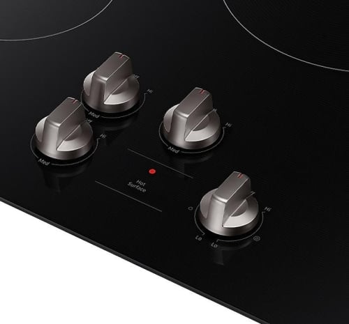 Easy-access cooking controls - NZ30FG6332RKAA