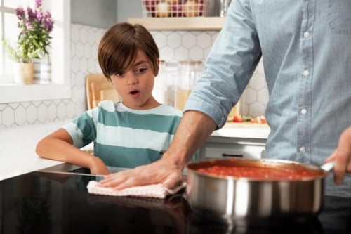 Easy-to-Clean Cooktop Easy-to-Clean Cooktop