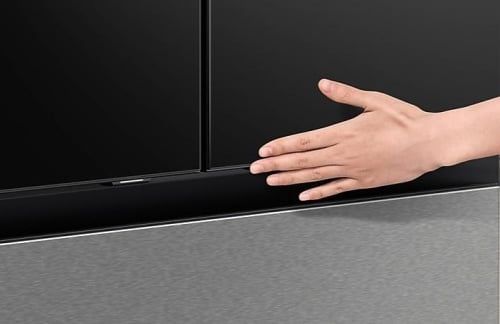 Open your fridge with a light touch - RF90F29BECRAA