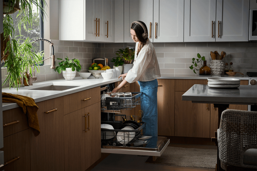 Beautifully Designed for Easy Loading - SDWB24W3