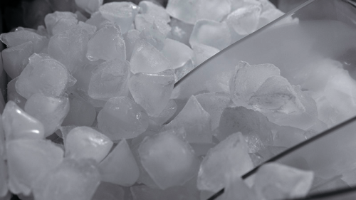 Diamond Shaped Ice for elevated beverages