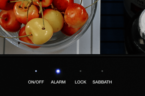 Door open alarm ensures your items stay cold. - T24UC915DS