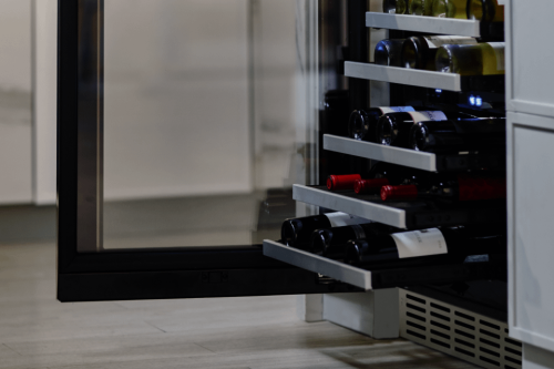 Store up to 41 bottles