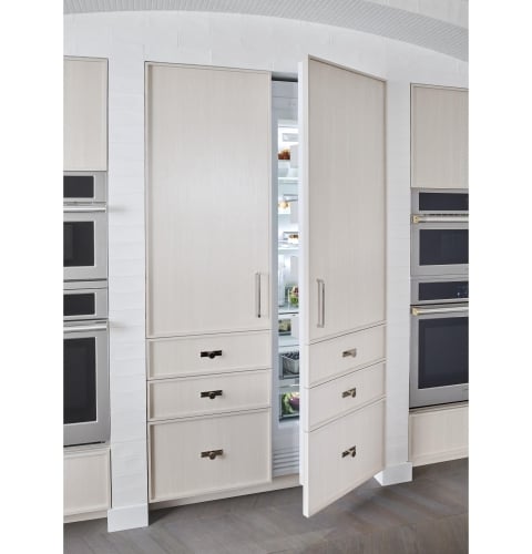 Panel-ready exterior with six-way adjustability - ZIF181NBRII