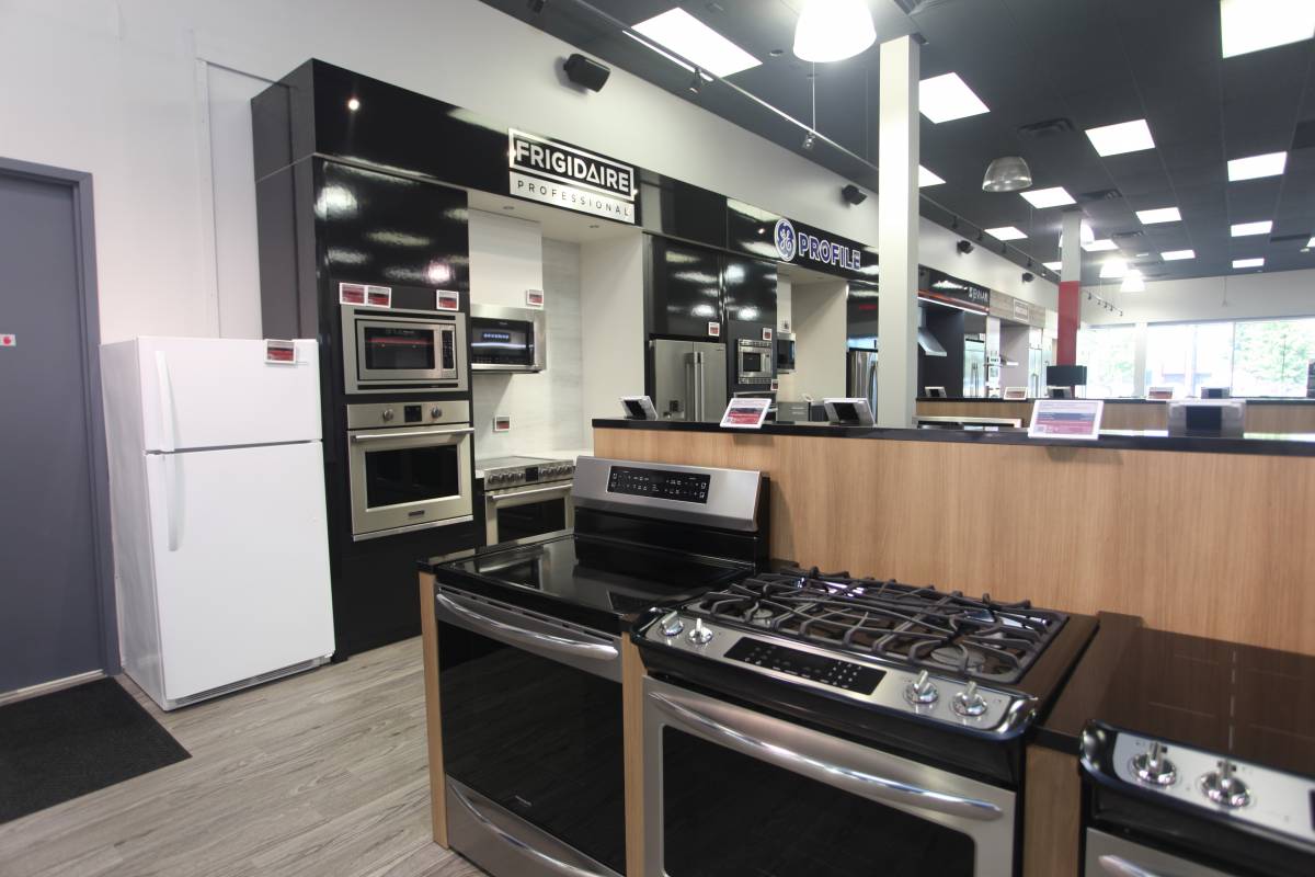 Longueuil Appliance Store 9